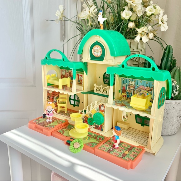 Cabbage patch Toys Vintage 8s Cabbage Patch Babyland Doll House